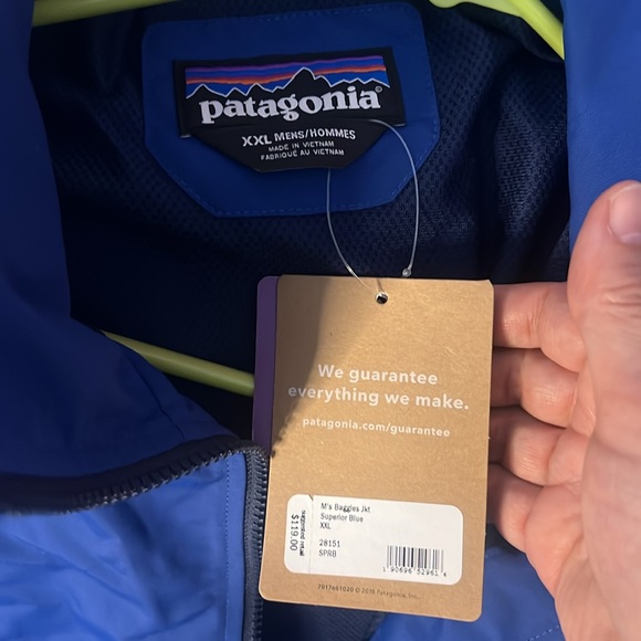 Patagonia® Worn Wear
Men's Baggies™ Jacket - Picture 3 of 6